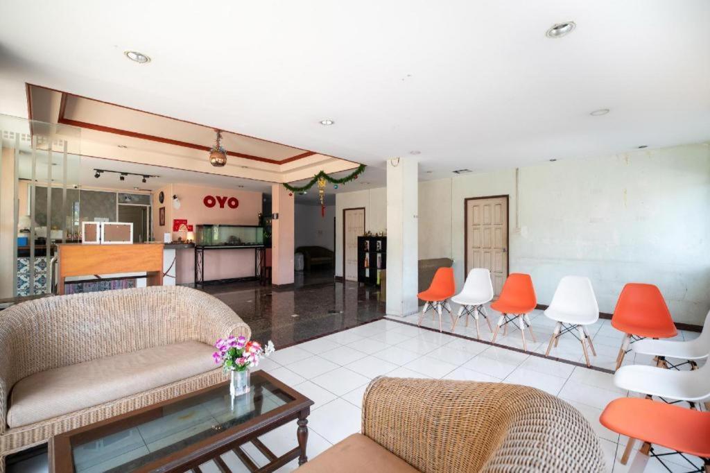 Oyo 519 B Min Airport Hotel Bangkok Luaran gambar